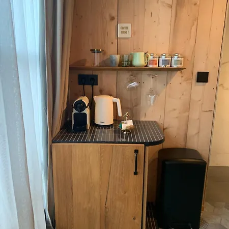 Onder De Oude Walnoot Alojamento de Acomodação e Pequeno-almoço 3*