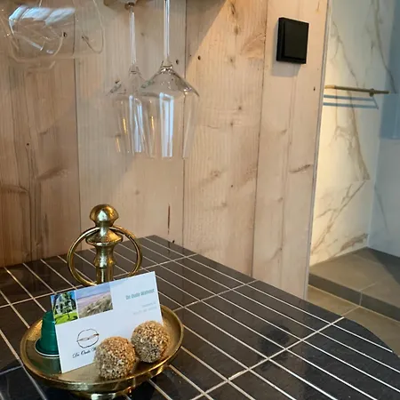 Onder De Oude Walnoot Alojamento de Acomodação e Pequeno-almoço 3*