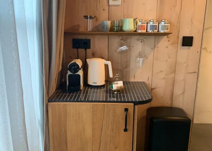 Onder De Oude Walnoot ベッド・アンド・ブレックファスト 3*